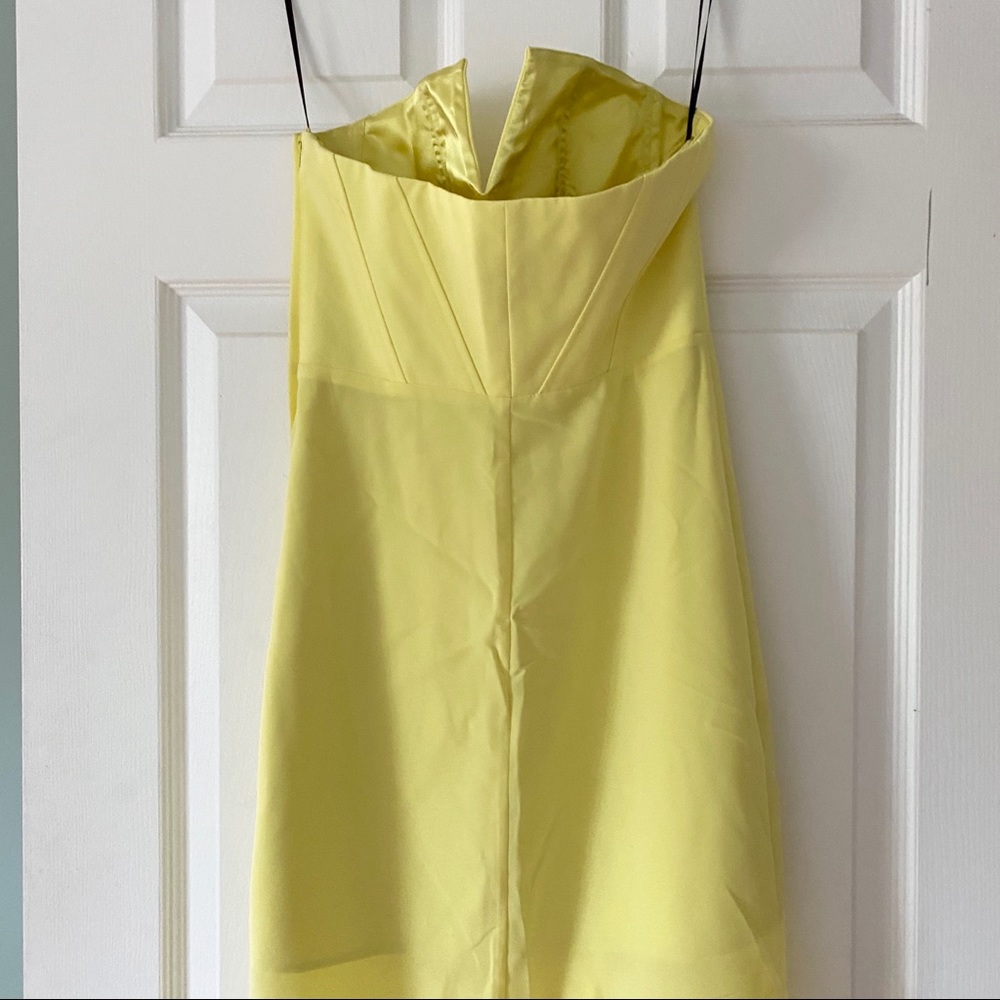 2/$30🍑 H&M Strapless Vline Yellow Tulip Dress - Picture 5 of 8